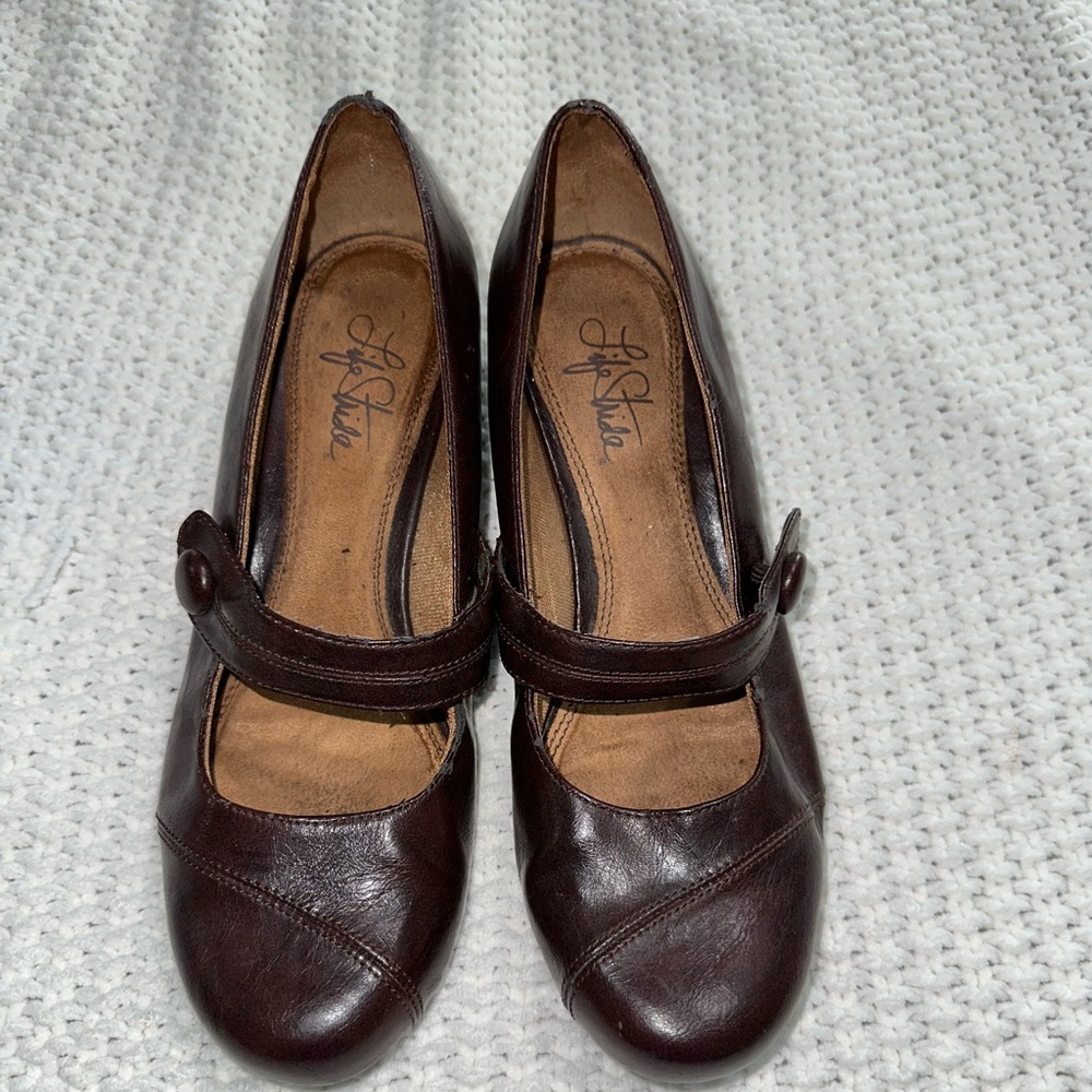 Life Stride Mary Jane’s Soft System, Regina Brown‎ heels, dark brown, size 8.5